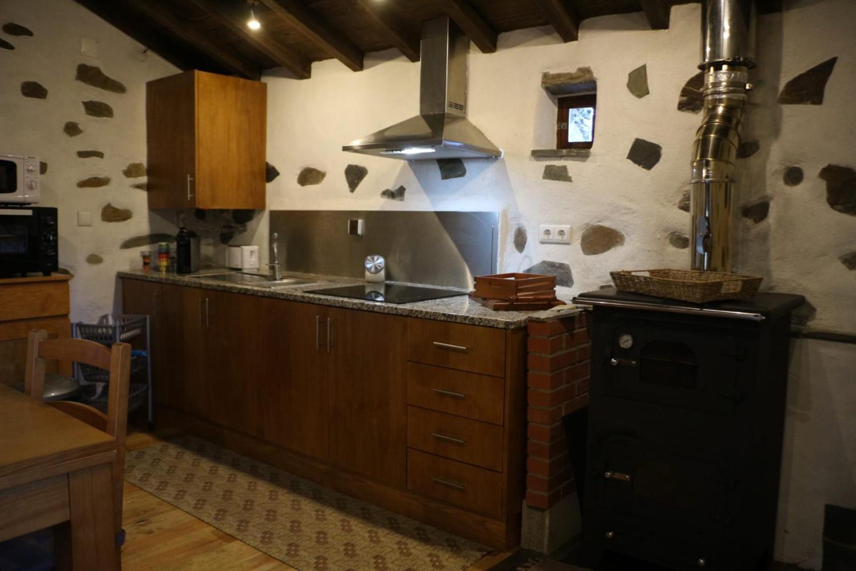 Casa Dos Trilhos * Lousa (Central Portugal)