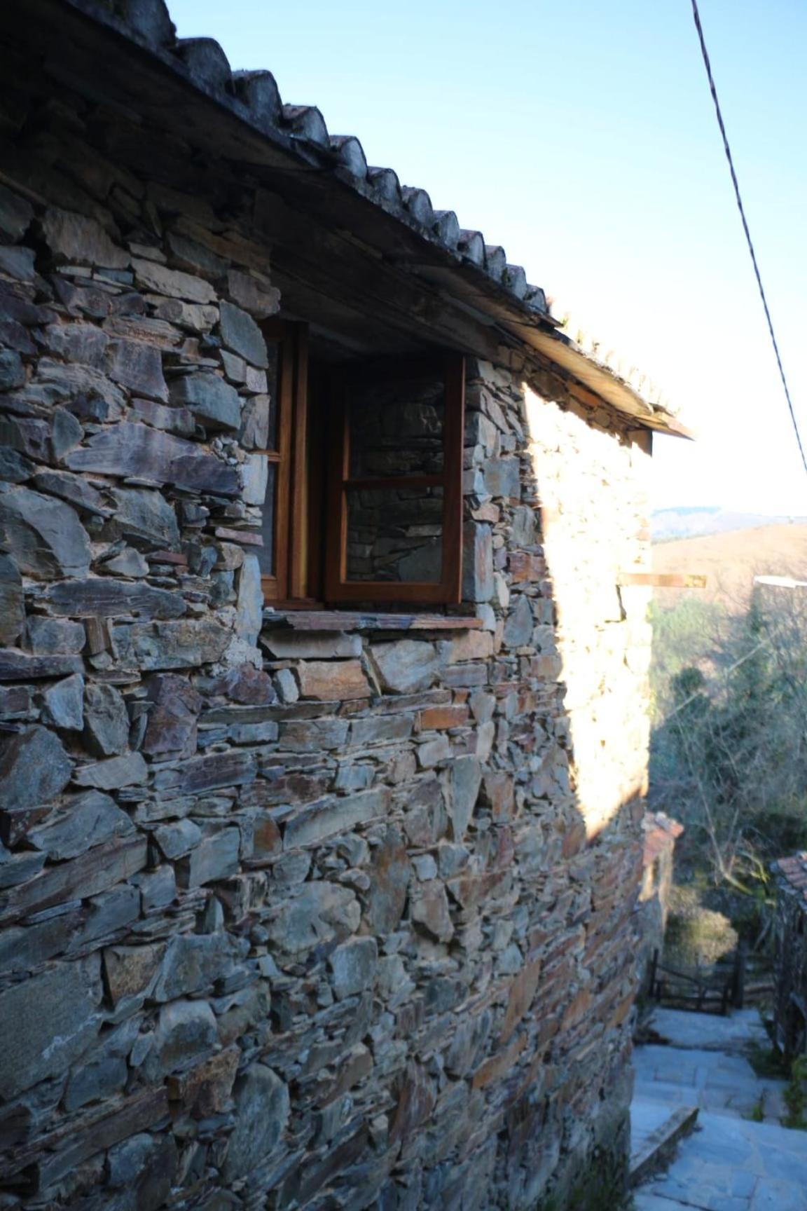 Casa Dos Trilhos Holiday home Lousa (Central Portugal)